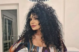 Lidija Vukićević fotografijama u pijesku pokazala zavidnu liniju