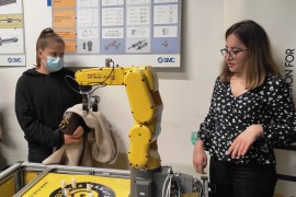Centar u Tuzli ruši stereotipe: Ženama robotika nije bauk