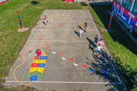Donacija kompanije "Colorit": "Zabavne školice" za učenje kroz igru