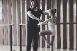 Pre­mi­nu­la primabalerina Di­ja­na Ko­zar­ski, predavala i u ...