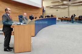 Počela sjednica Predstavničkog doma, Šmit se obraća poslanicima