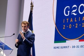 Makron: Volim Britaniju koliko Džonson voli Francusku, lopta u ...