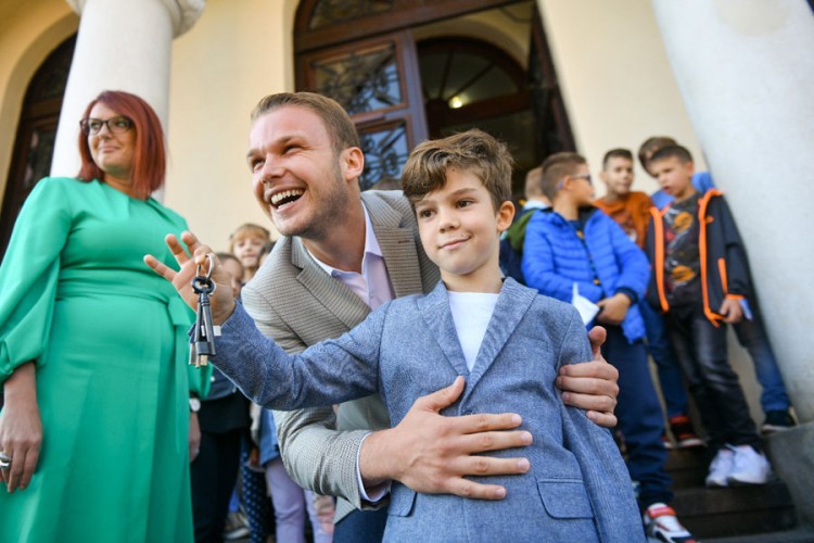 Stanivuković uručio "ključeve grada" mališanima