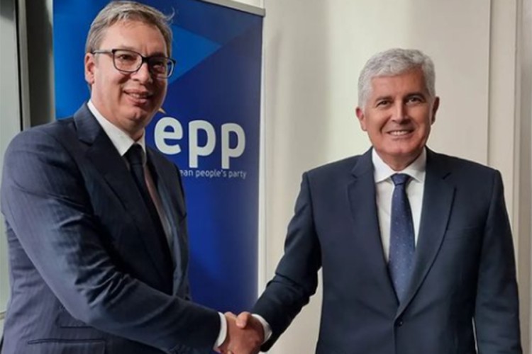 Vučić razgovarao sa Čovićem