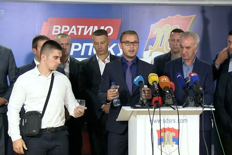 Grupa građana podnijela krivičnu prijavu protiv Stanivukovića i lidera opozicije