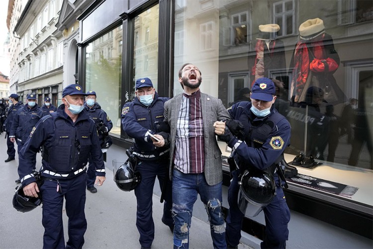 Hojs: Policija nije upotrebila prekomjernu silu na protestima u Ljubljani