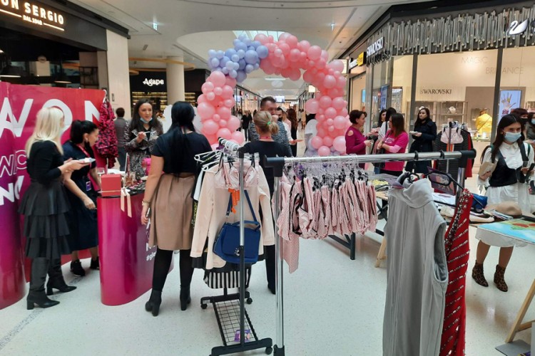 Humanitarni "Ultra bazar" nastavio tradiciju, Prikupljena donacija za "Iskru"