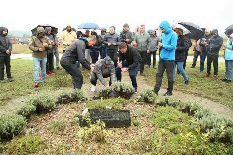 Kiša spriječila skokove, ali pomen za stradale drugove nije izostao