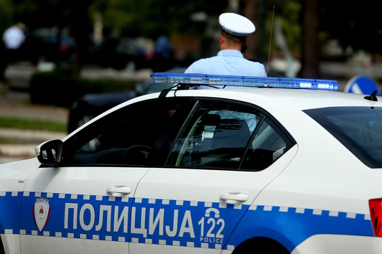 Polomio se bježeći od partnerkinog bivšeg muža i sina