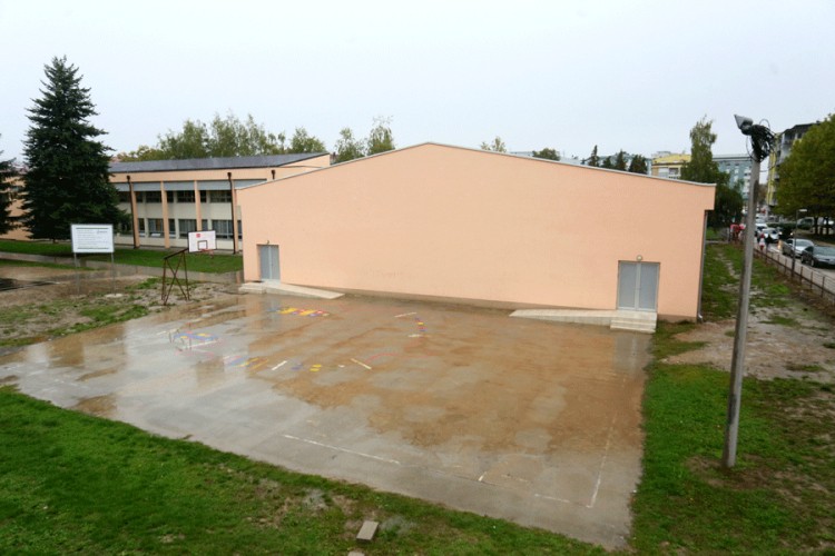 Sportska dvorana uz OŠ "Branko Radičević" napokon otključana za đake