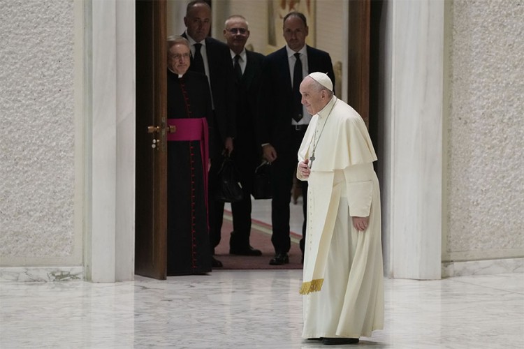 Papa: Medicinari imaju pravo da odbiju da rade abortus