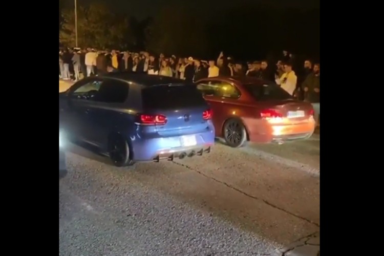 Vozač Golfa stao na crtu BMW-u, a onda greškom ubacio u rikverc