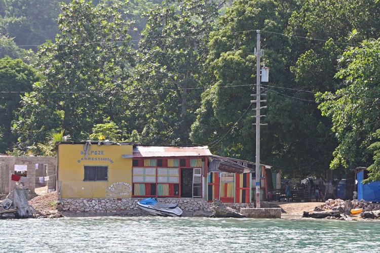 Oteto 17 američkih misionara na Haitiju