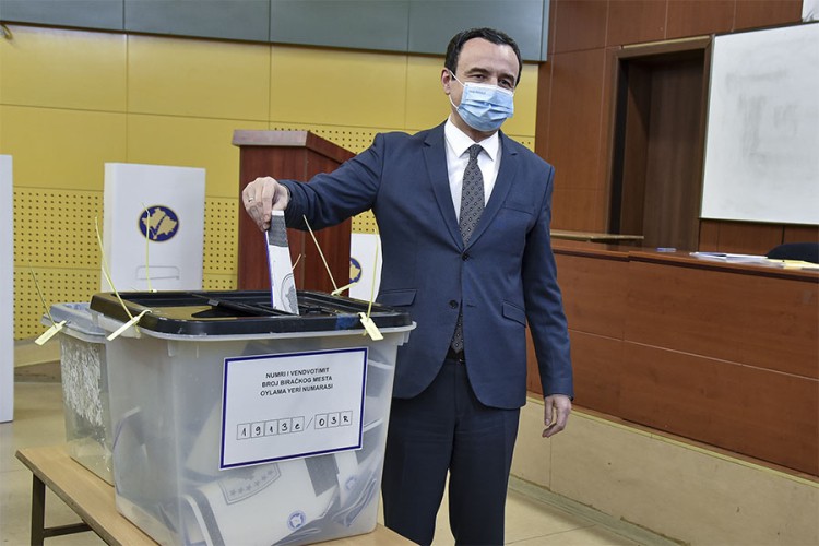 Kurtijev debakl, nije se pojavio pred medijima