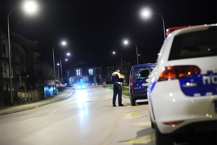 Uhapšena osoba u Banjaluci, mahala gasnim pištoljem kroz prozor