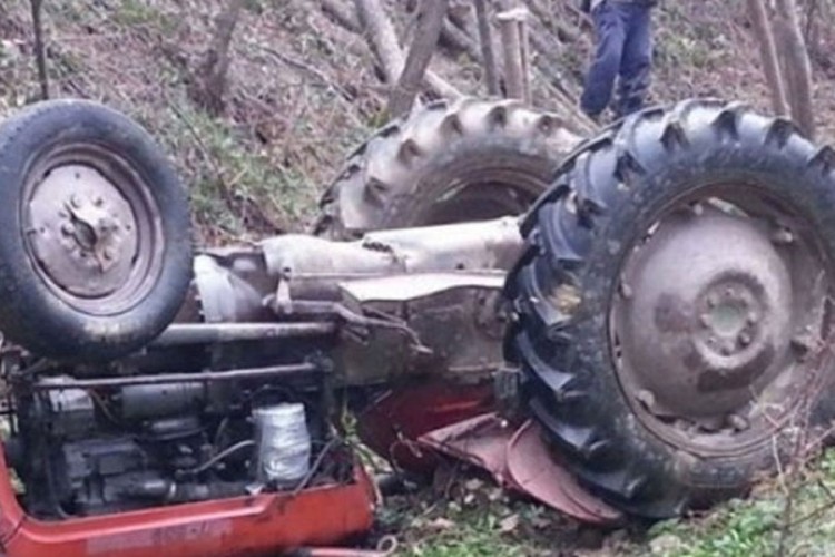 Traktor  prignječio vozača