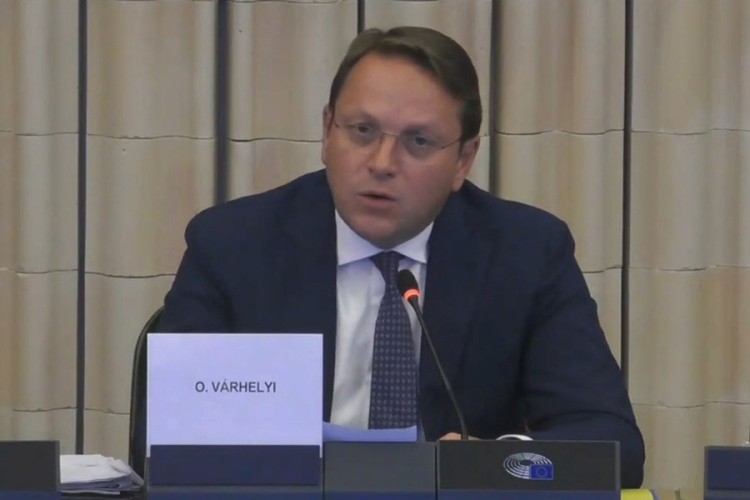 Varhelji: Lideri u BiH da grade, a ne da slabe državne institucije