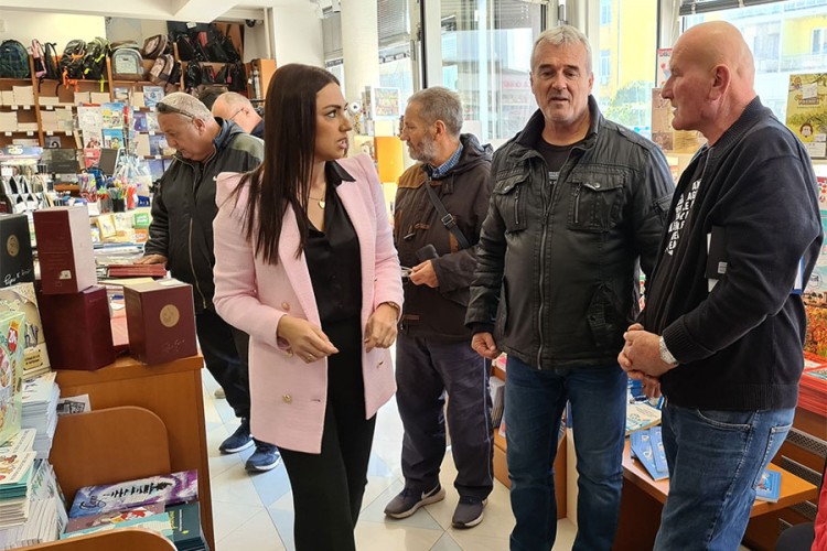 Organizovano druženje sa književnikom Danilom Tešanovićem