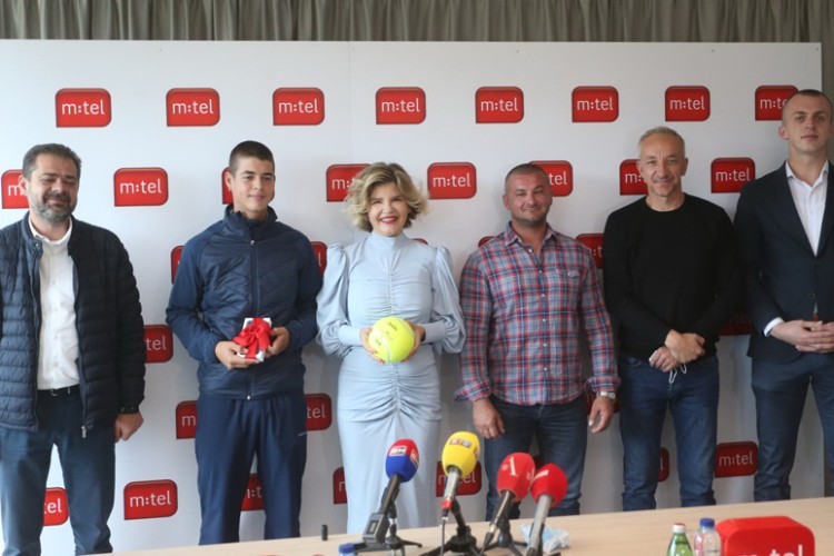M:tel će pomoći Marku da dostigne zvijezde