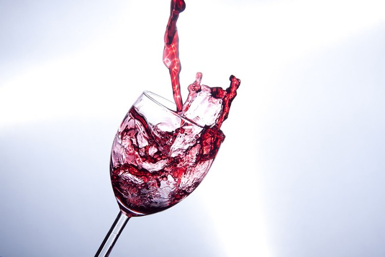 Trikovi za skidanje fleka od crnog vina