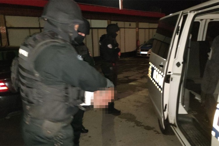 Motkom napao policajca, pa gasnim pištoljem pucao na pripadnike Žandarmerije