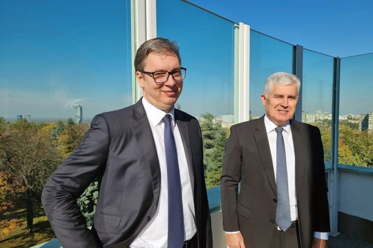 Vučić s Čovićem: Odgovor na sve krize je dogovor tri naroda