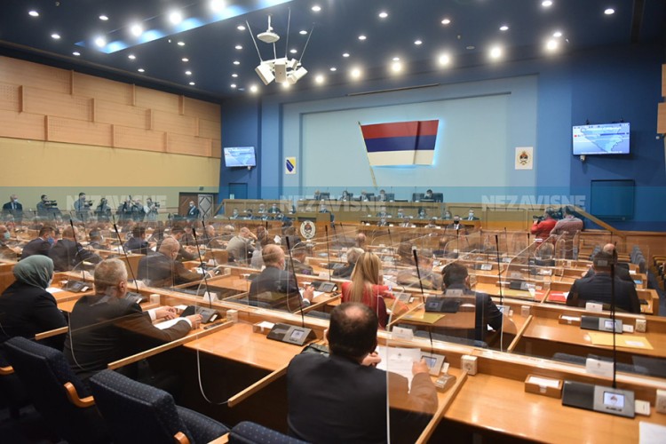 Počela posebna sjednica NS RS