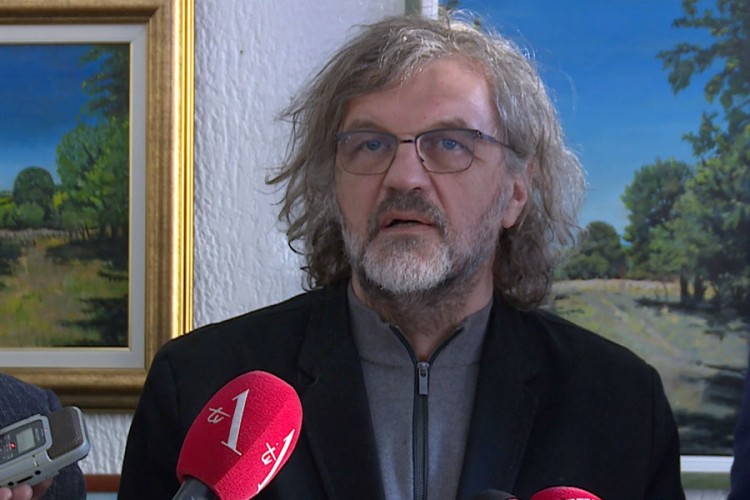 Kusturica poklonio 10 digitalizovanih filmova kinoteci RS