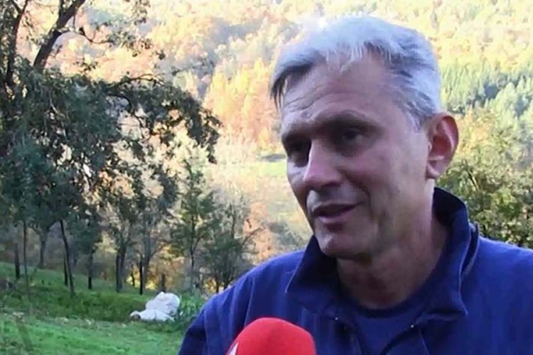 Ostavio pola tone jabuka na gradskom trgu uz poruku "poslužite se"