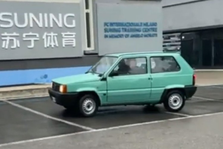 Poznati fudbaler poslije Ferrarija kupio i Fiat Pandu