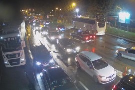 Gužve na graničnim prelazima Gradiška, Rača, Orašje i Velika ...