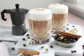 Topli mirisni napitak, kafa s ukusom cimeta