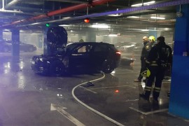 Detalji požara u "Delti": Izgorio rendž rover u vlasništvu osobe iz ...