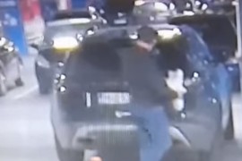 Automobil u Delta planetu namjerno zapaljen, pogledajte snimak