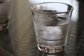 Kako čaša vode može otkriti u kakvom stanju je vaša kosa
