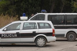 Potraga za napadačima kod Sanskog Mosta: satima maltretirali ...