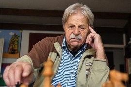 Ljubivoje Ršumović pobijedio koronu