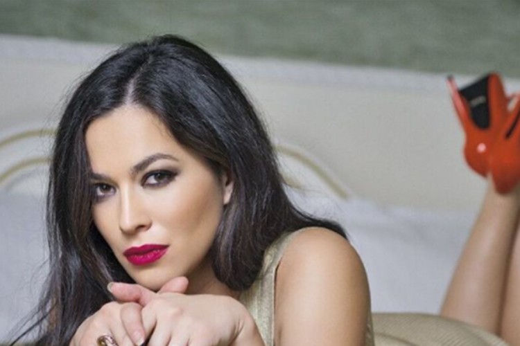 Marija Petronijević objavila fotografiju iz porodilišta sa bebom