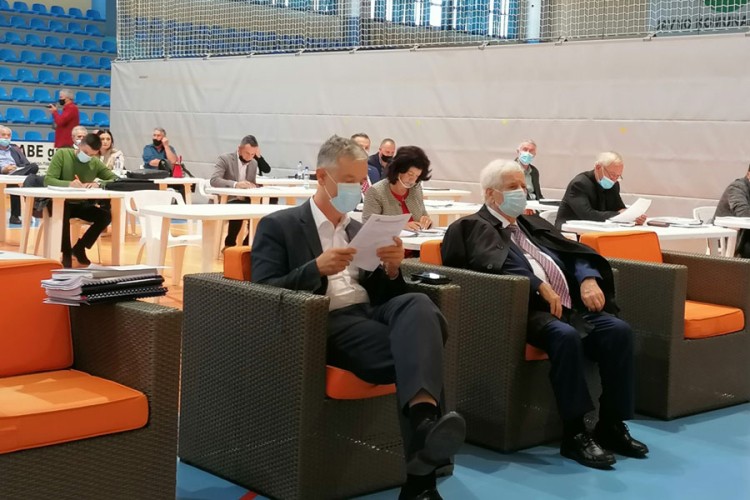 Politička konfuzija zbog odluke o opozivu Fikreta Abdića