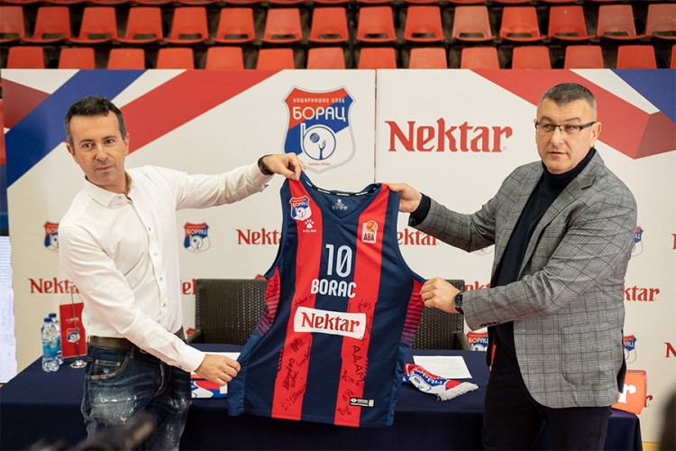 Nektar pivo uz KK Borac