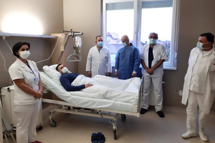 Kostrešević posjetio ranjenog pripadnika SAJ-a