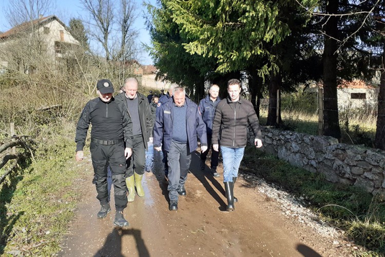 Višković posjetio domaćina kojem je stradalo 130 ovaca