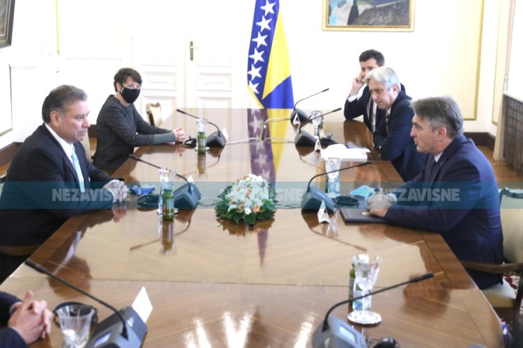 Komšić: Ocjena Eskobara je da je u BiH stvorena vještačka kriza