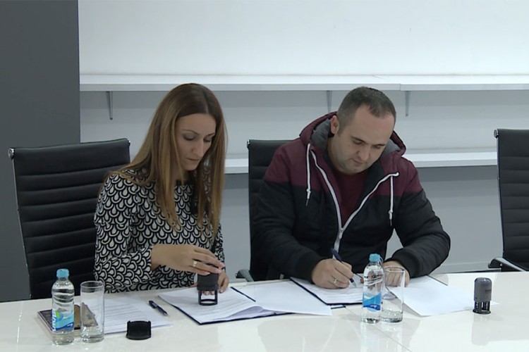 Novčana pomoć poljoprivrednicima i pčelarima