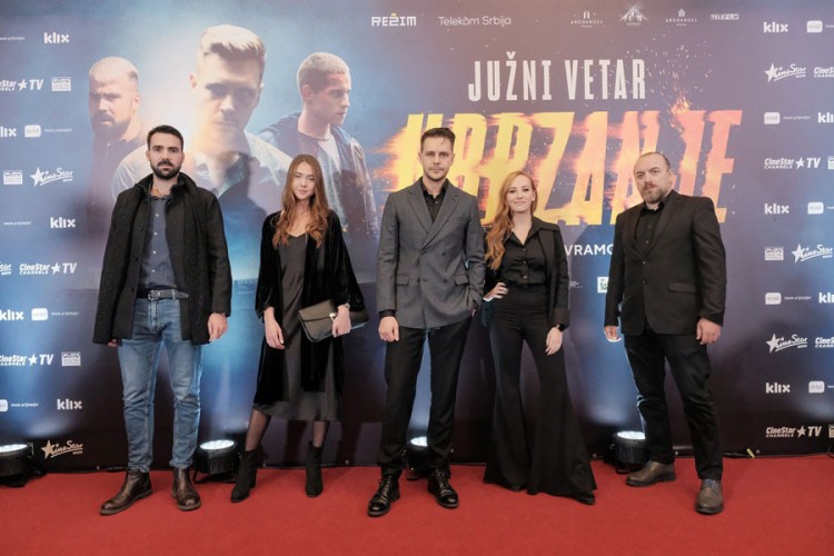 "Južni vetar" u Sarajevu: Glumci se poklonili publici u devet sala