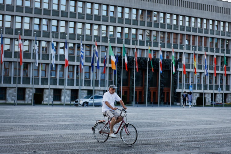 Slovenija uključuje i vojsku, još 3.666 zaraženih