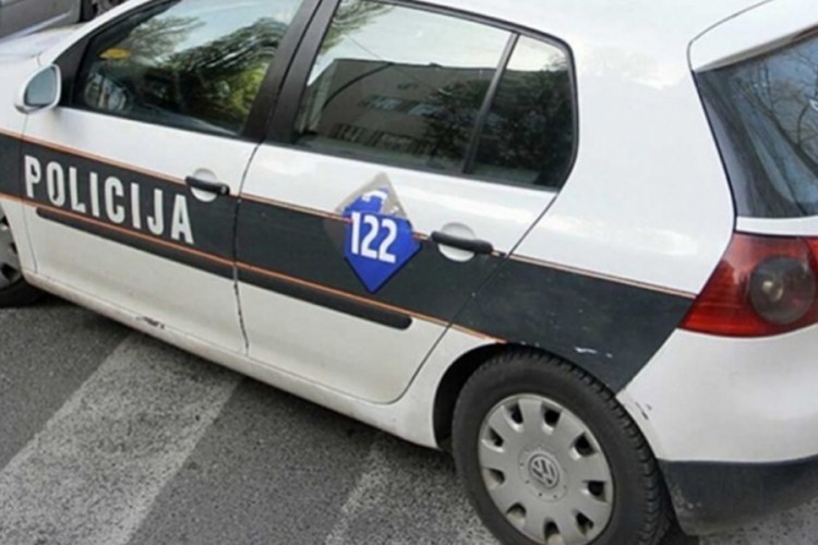 Pucao na slavlju, zalutali metak završio u stanu na 13. spratu