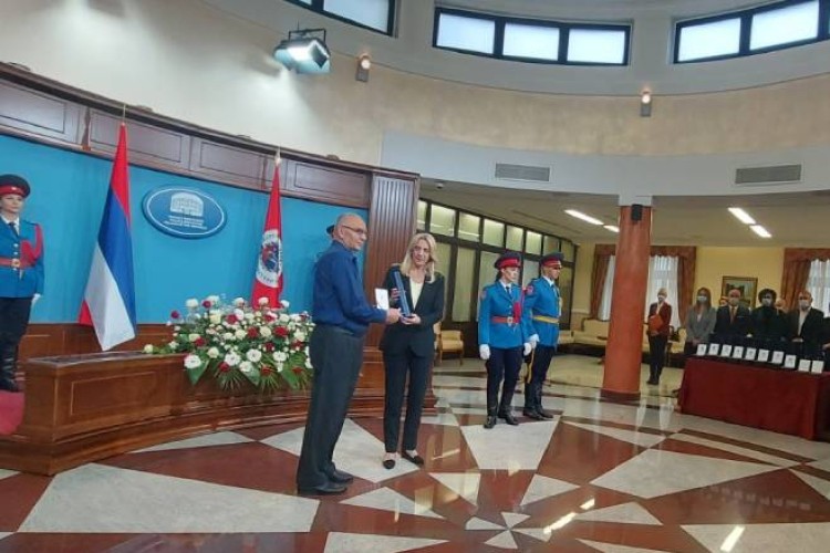 Cvijanovićeva uručila 25 odlikovanja borcima VRS
