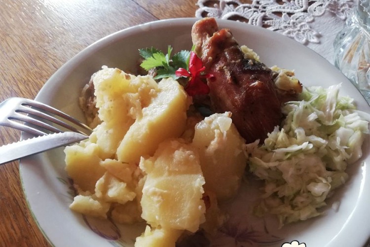Svinjska rebra u kremastom krompiru