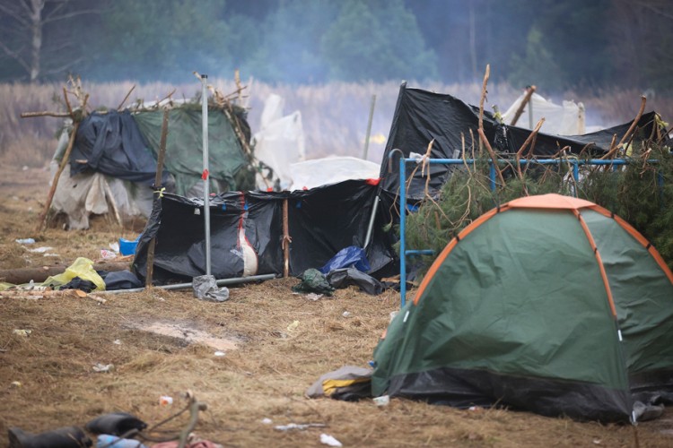 Migranti napuštaju granicu Bjelorusije s Poljskom